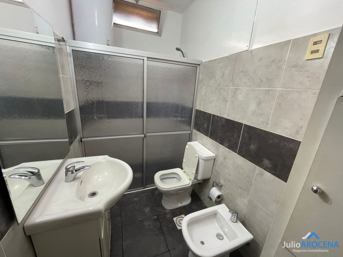 Casa ID.1102 -  ¡Hermosa Casa en Ave. Luis Alberto de Herrera! 