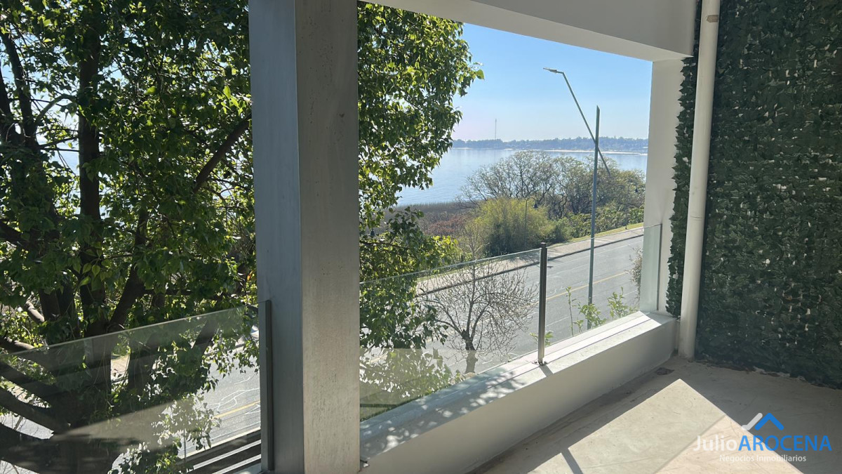 Casa ID.1321 - 🏡 ¡HERMOSA CASA A 5 CUADRAS DE GRAL. FLORES - COLONIA! ✨