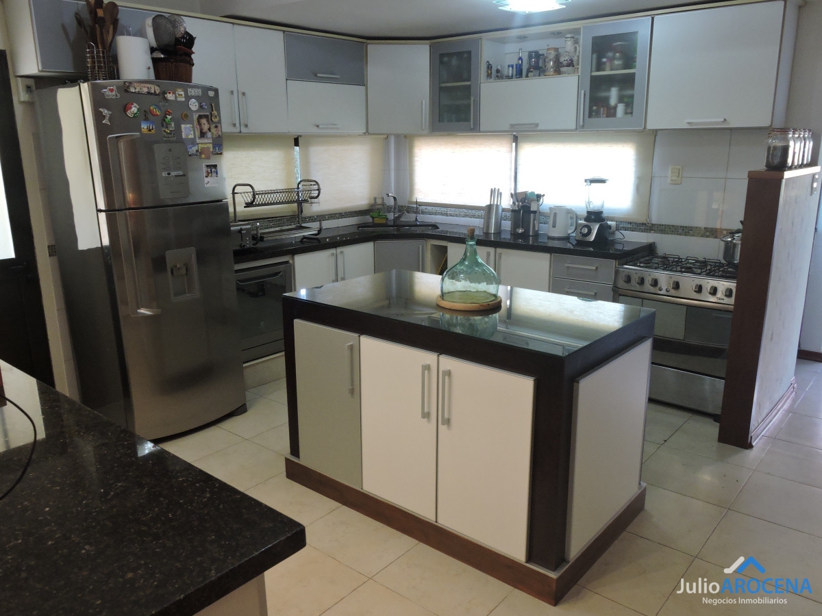 Casa ID.527 - Espectacular Propiedad - Colonia