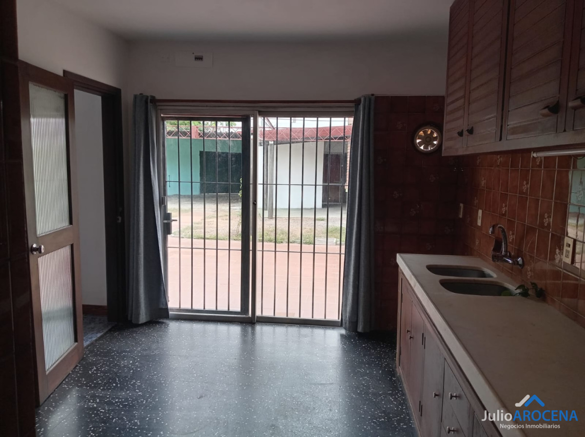 Casa ID.1375 - EXCELENTE UBICACION PARA ALQUILER Y NEGOCIO