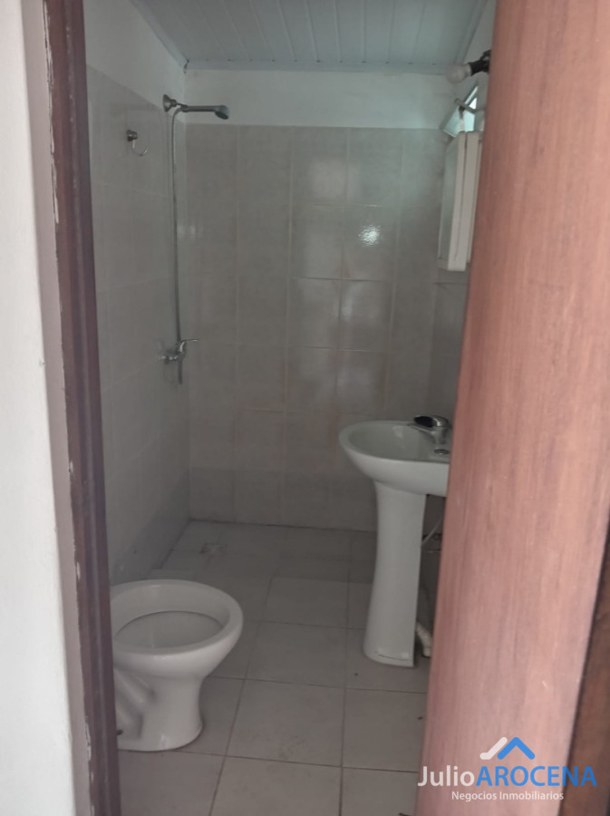 Casa ID.1375 - EXCELENTE UBICACION PARA ALQUILER Y NEGOCIO