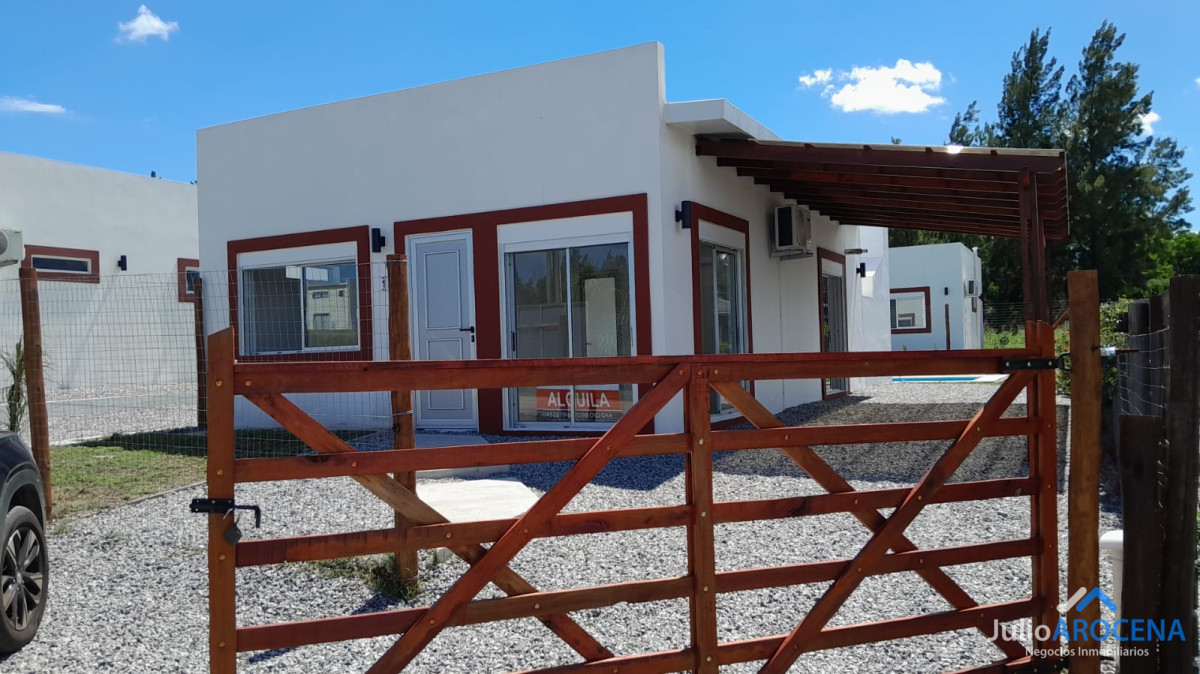 Casa ID.963 - DISPONIBLE A PARTIR DEL 1 DE ABRIL. Resérvala ya!   Casa espectacular con pileta.