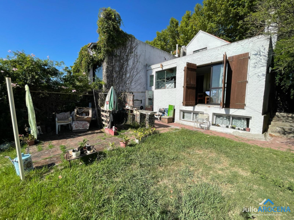 Casa ID.1347 - CASA CON 3 DORMITORIOS EN EL CENTRO