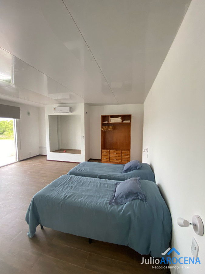 Casa ID.1237 - Moderna casa de 4 dormitorios con baños en suite, en barrio Privado