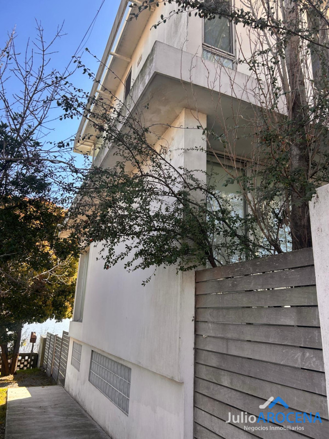 Casa ID.1321 - 🏡 ¡HERMOSA CASA A 5 CUADRAS DE GRAL. FLORES - COLONIA! ✨