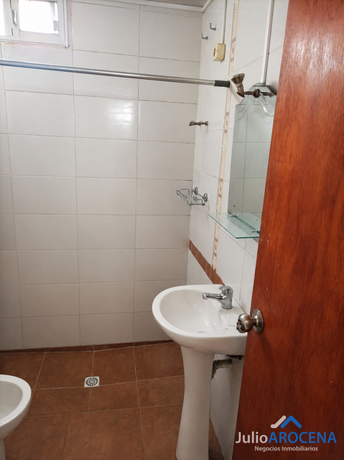 Casa ID.1433 - OPORTUNIDAD 3 CASAS EN UN SOLO PADRON BUENA RENTA ACTIVA 