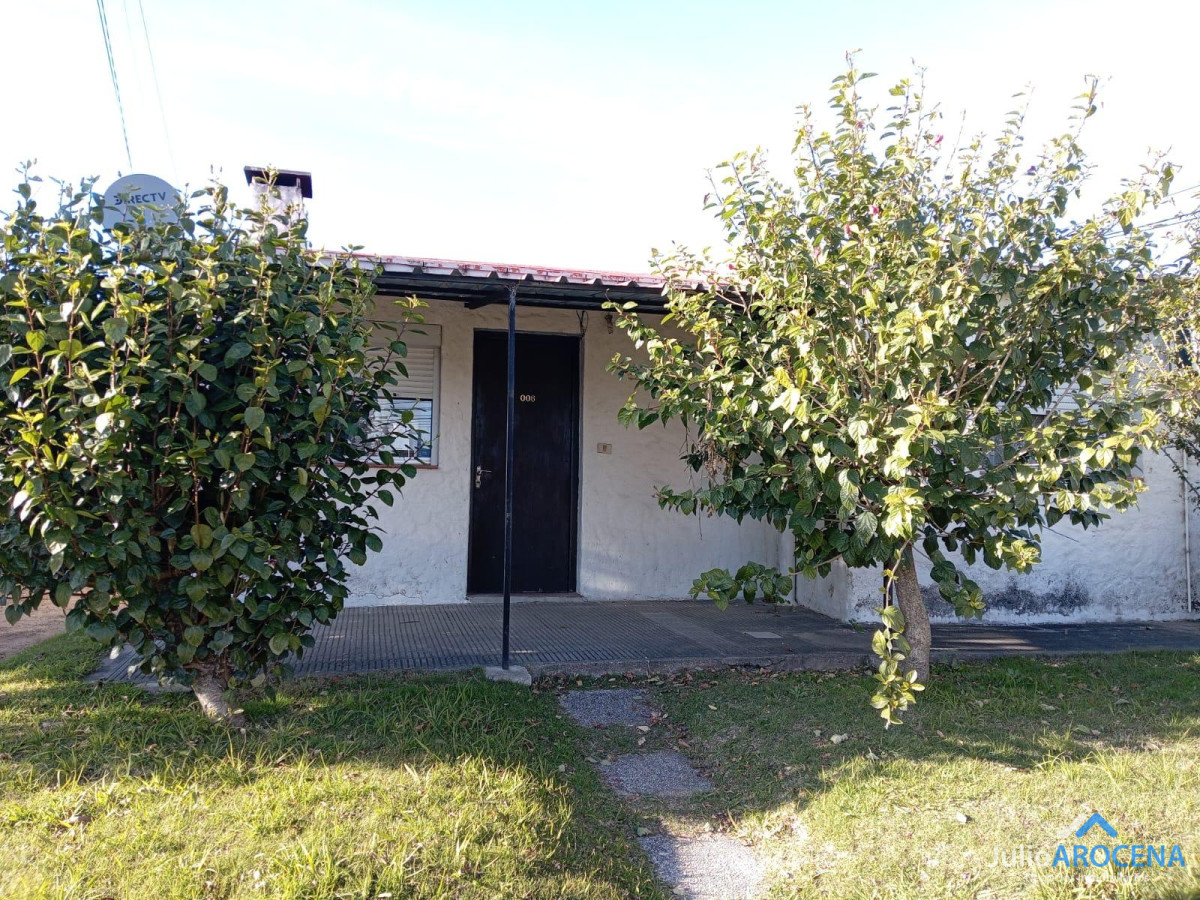 Casa ID.1276 - VENTA CASA DE DOS HABITACIONES CON GARAGE - JARDIN- PATIO- ESTUFA 