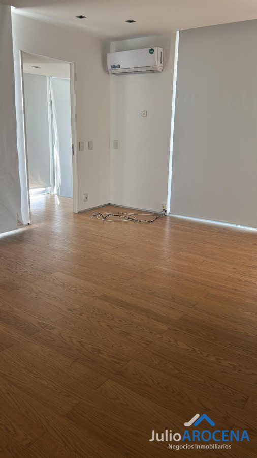 Casa ID.1321 - 🏡 ¡HERMOSA CASA A 5 CUADRAS DE GRAL. FLORES - COLONIA! ✨