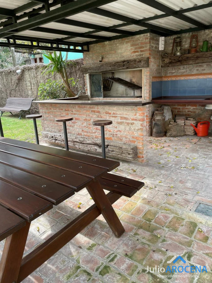 Casa ID.1077 - ¡Hermosa Casa a Pasos de la Playa y Plaza de Toros!