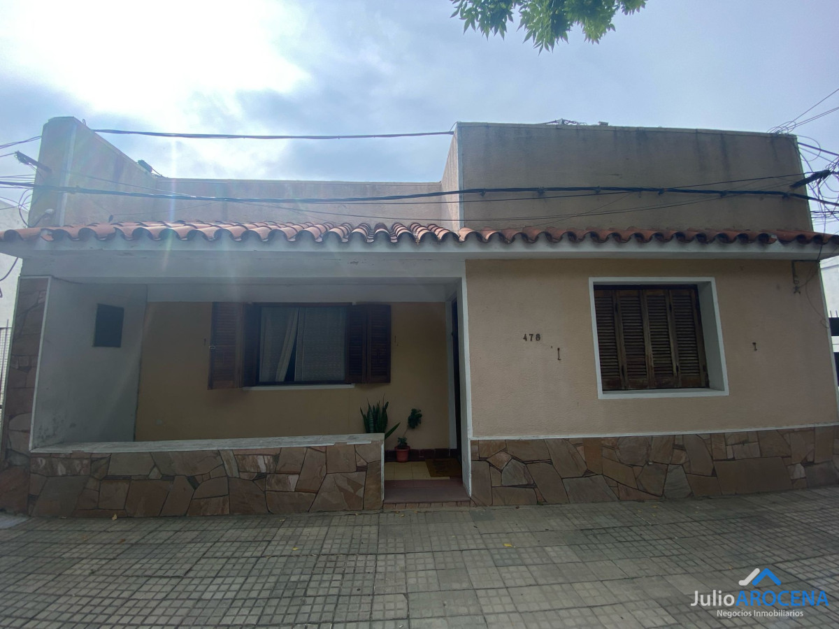 Casa ID.1218 - Casa En Venta, Calle Tacuarembó, Colonia Del Sacramento 