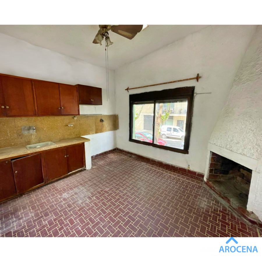 Casa ID.886 - OPORTUNIDAD Dos casas + Apto en el Centro de Colonia 
