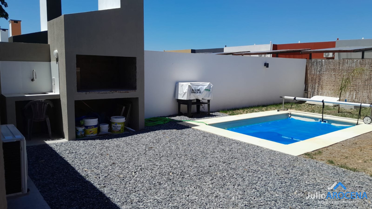 Casa ID.1385 - EXCELENTE UBICACION A ESTRENAR, 2 DORMITORIOS CON PISCINA