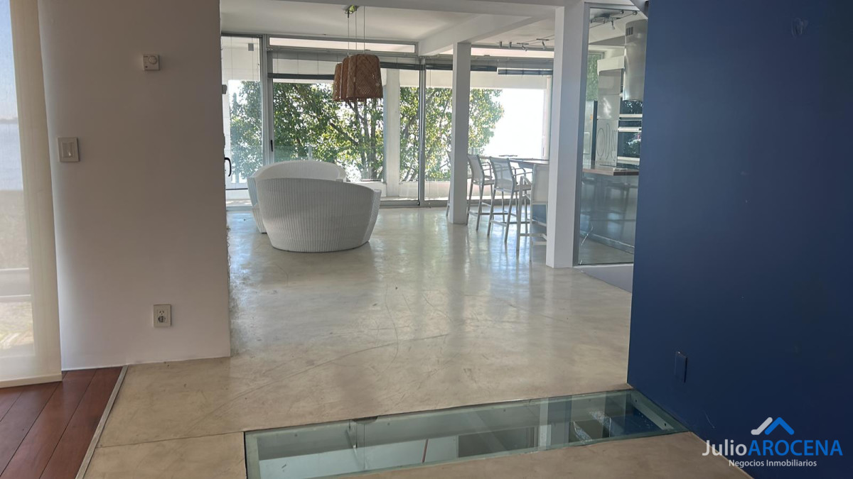 Casa ID.1321 - 🏡 ¡HERMOSA CASA A 5 CUADRAS DE GRAL. FLORES - COLONIA! ✨