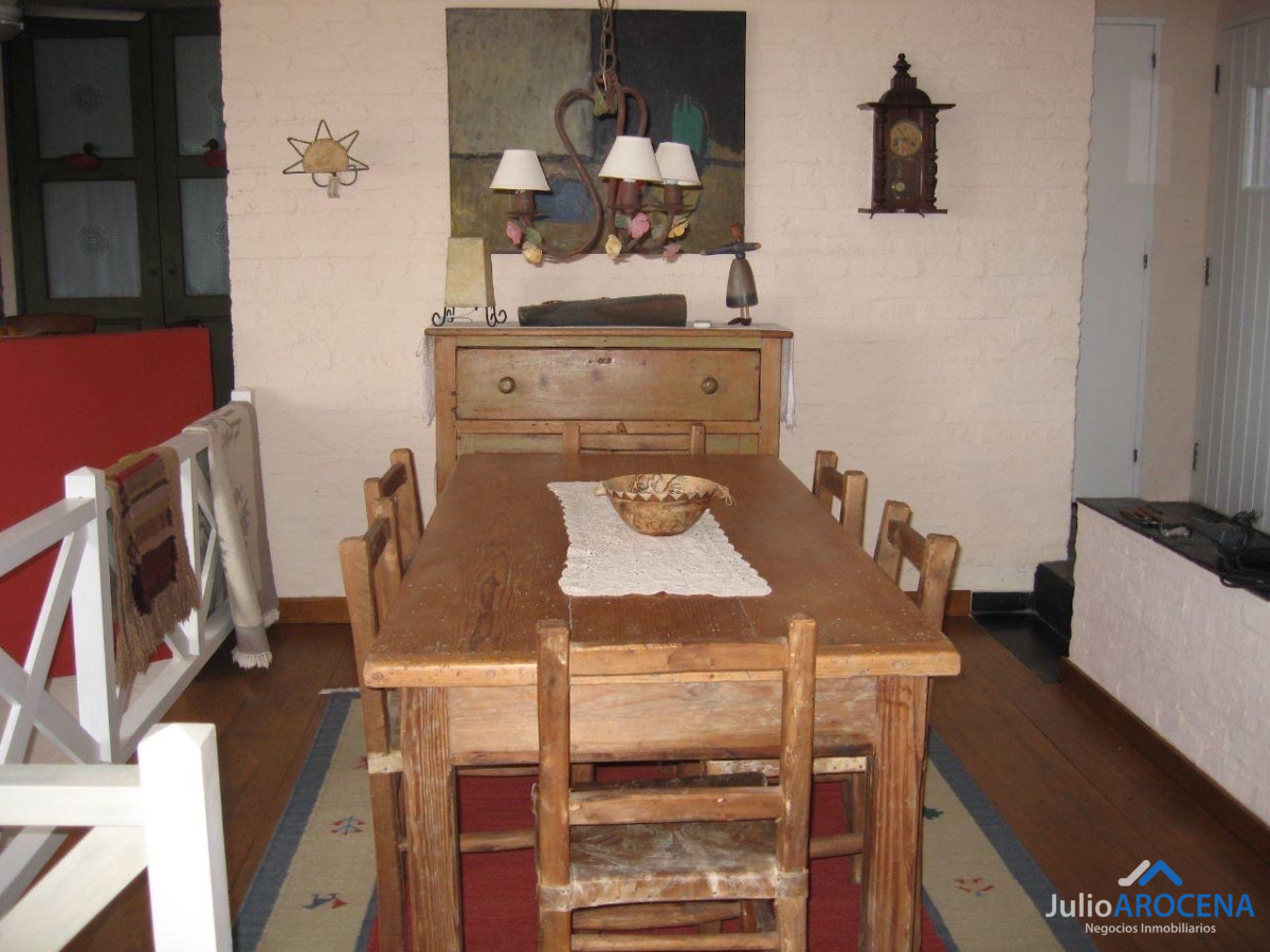 Casa ID.1077 - ¡Hermosa Casa a Pasos de la Playa y Plaza de Toros!