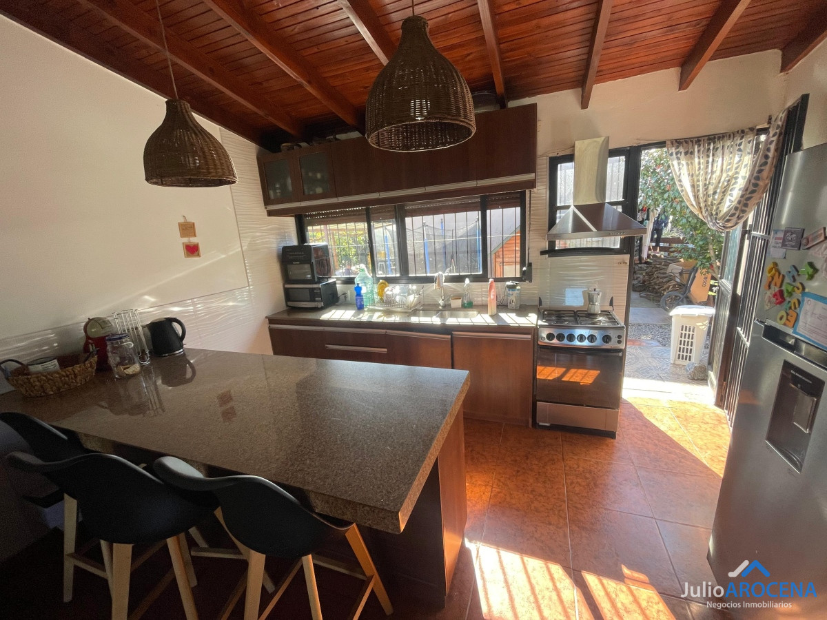 Casa ID.1097 -  Casa Principal con Estilo y Comodidad - U$D 193.000 
