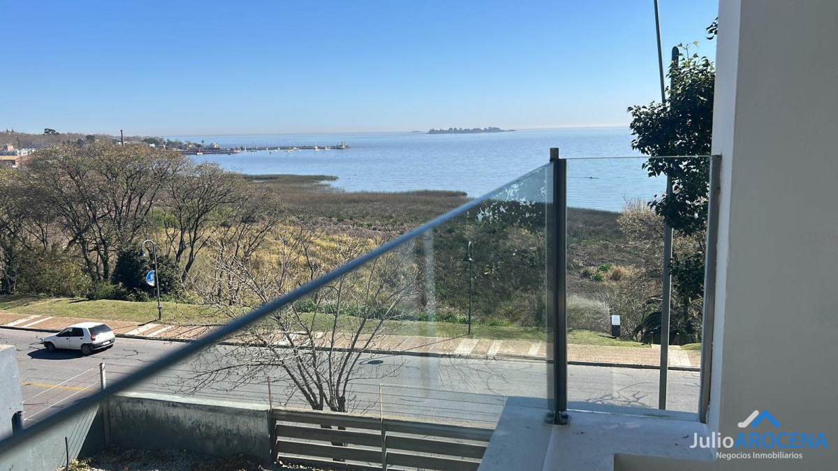 Casa ID.1321 - 🏡 ¡HERMOSA CASA A 5 CUADRAS DE GRAL. FLORES - COLONIA! ✨