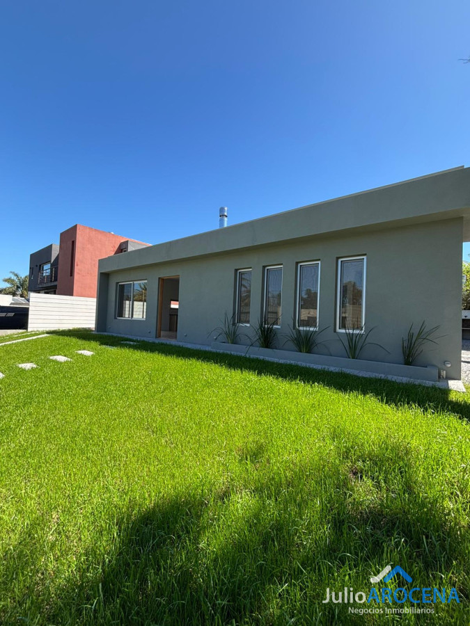 Casa ID.1315 - Hermosa Propiedad Para La Venta En Zona Real De San Carlos