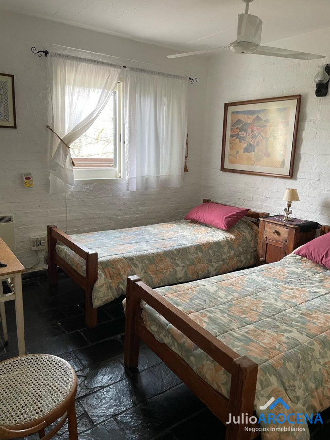 Casa ID.1077 - ¡Hermosa Casa a Pasos de la Playa y Plaza de Toros!