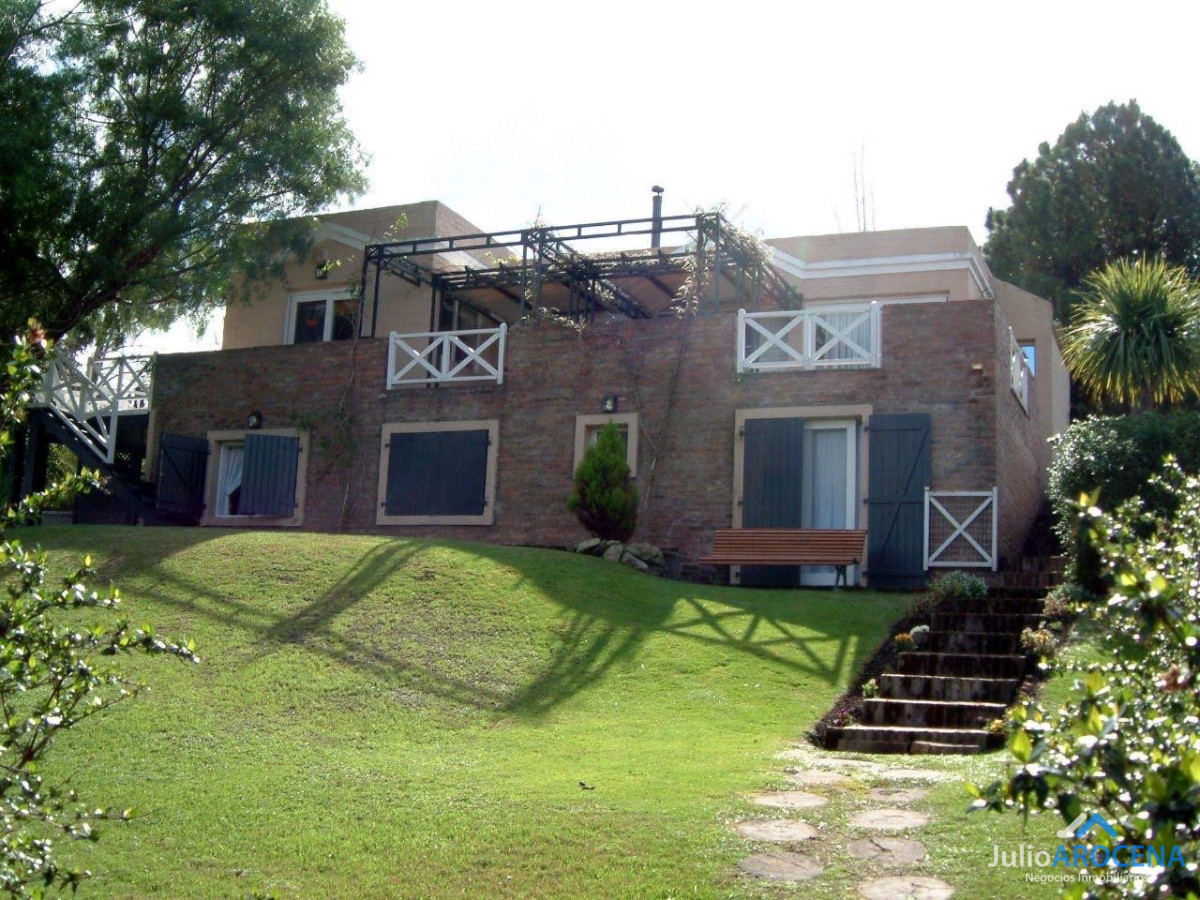 Casa ID.1077 - ¡Hermosa Casa a Pasos de la Playa y Plaza de Toros!