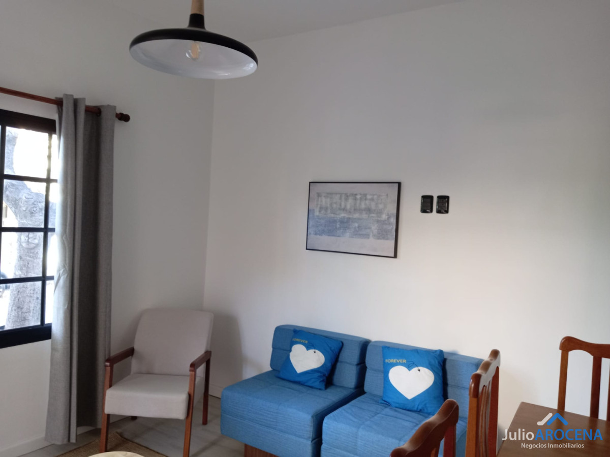 Casa ID.1440 - CASA DE 2 DORMITORIOS EN BARRIO CENTRO