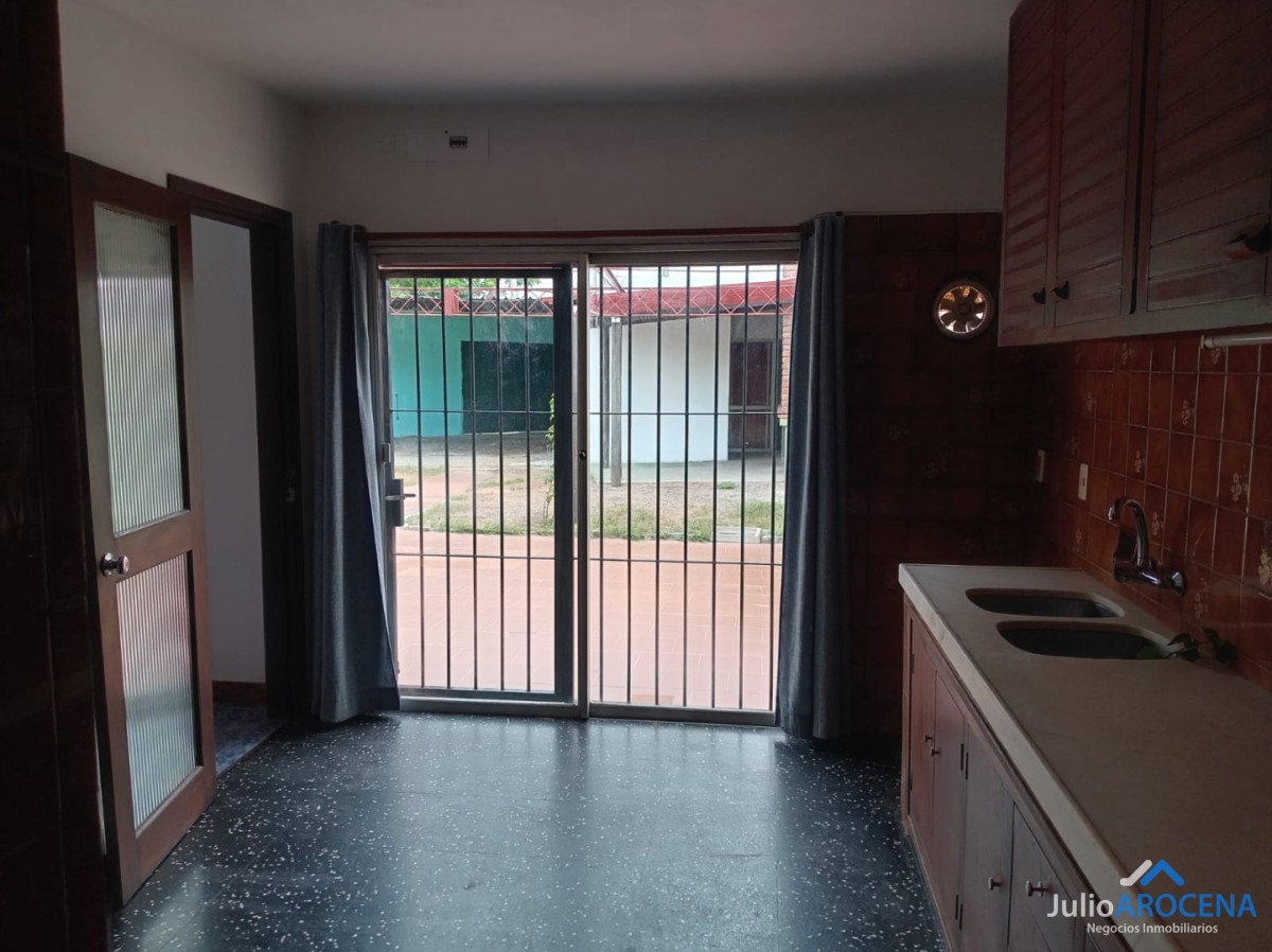 Casa ID.1375 - EXCELENTE UBICACION PARA ALQUILER Y NEGOCIO