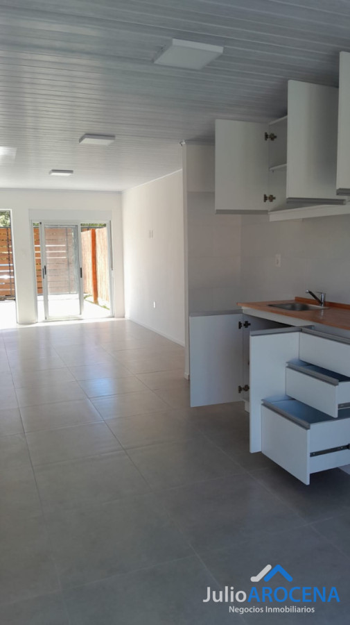 Casa ID.1385 - EXCELENTE UBICACION A ESTRENAR, 2 DORMITORIOS CON PISCINA