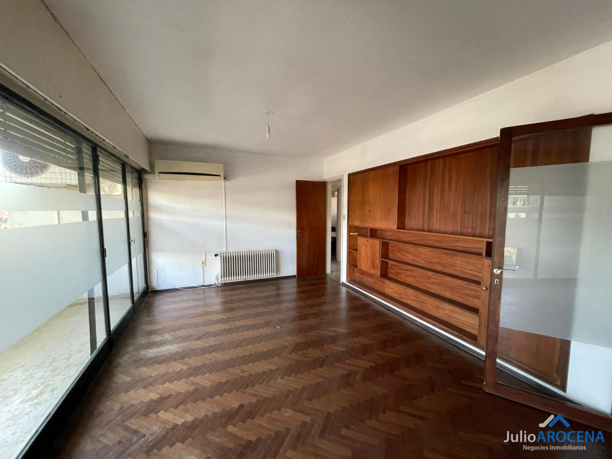 Casa ID.1112 - Imperdible apartamento en zona céntrica.