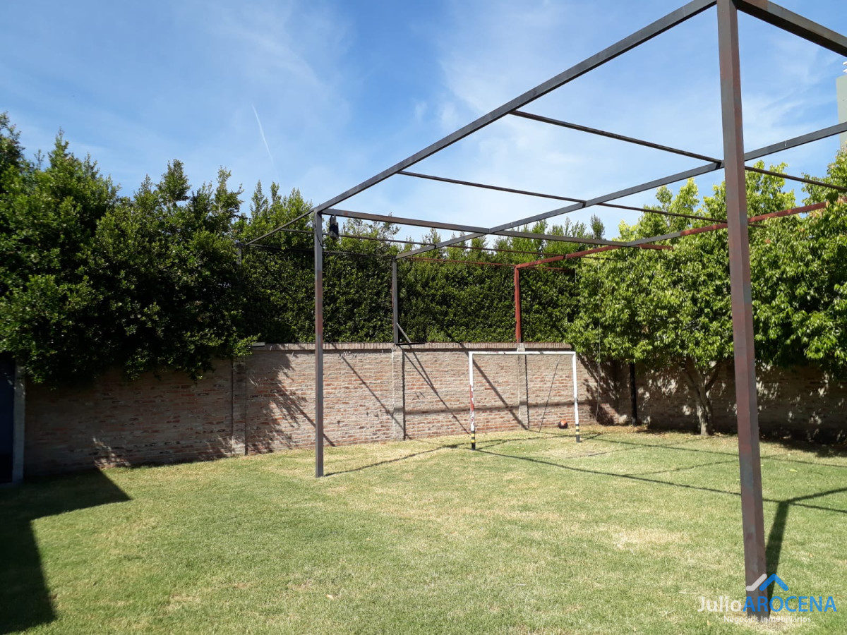 Casa ID.1061 - Impresionante Casa con Espacios Amplios y Acabados de Alta Calidad