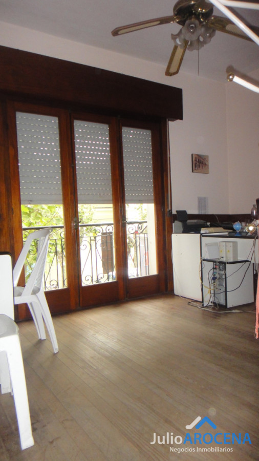 Casa ID.1369 - EXCELENTE UBICACION CENTRICA 