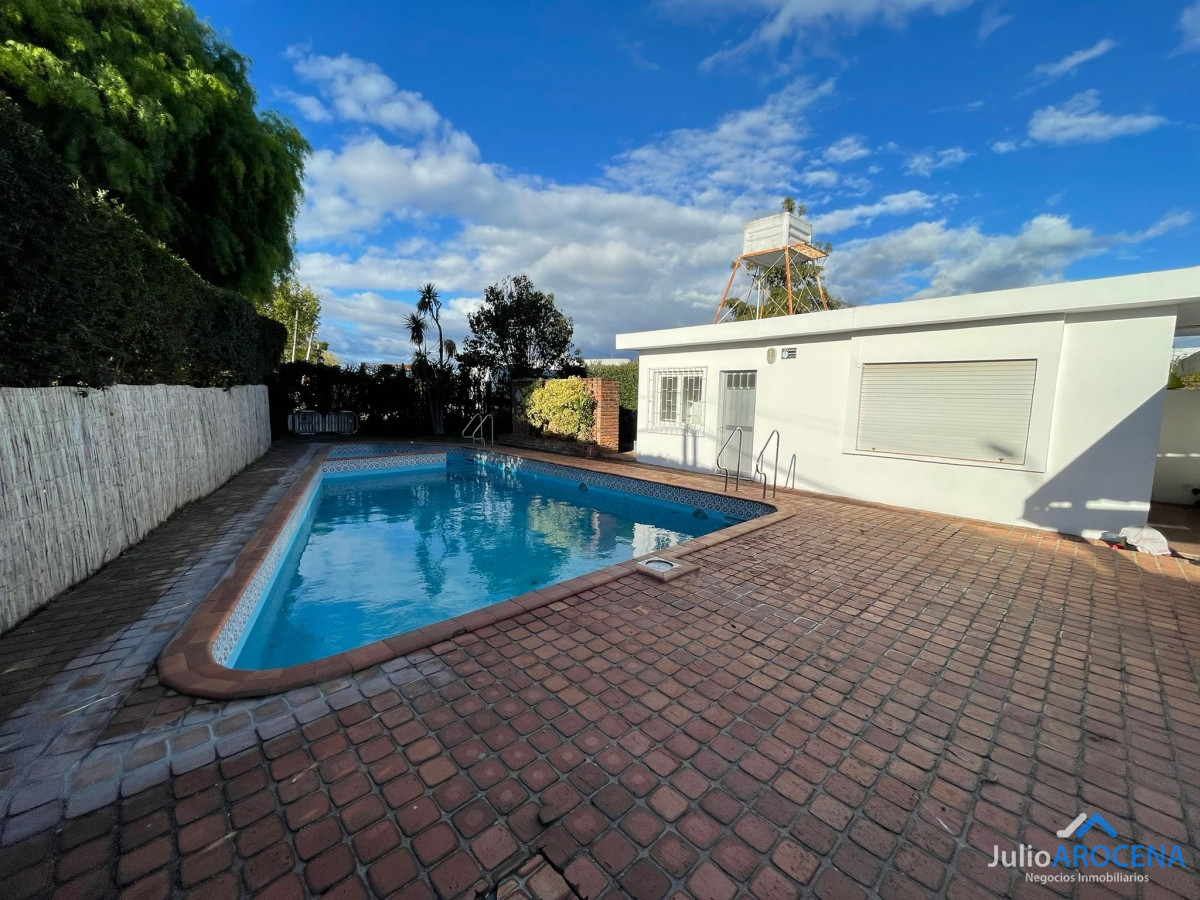 Casa ID.1102 -  ¡Hermosa Casa en Ave. Luis Alberto de Herrera! 