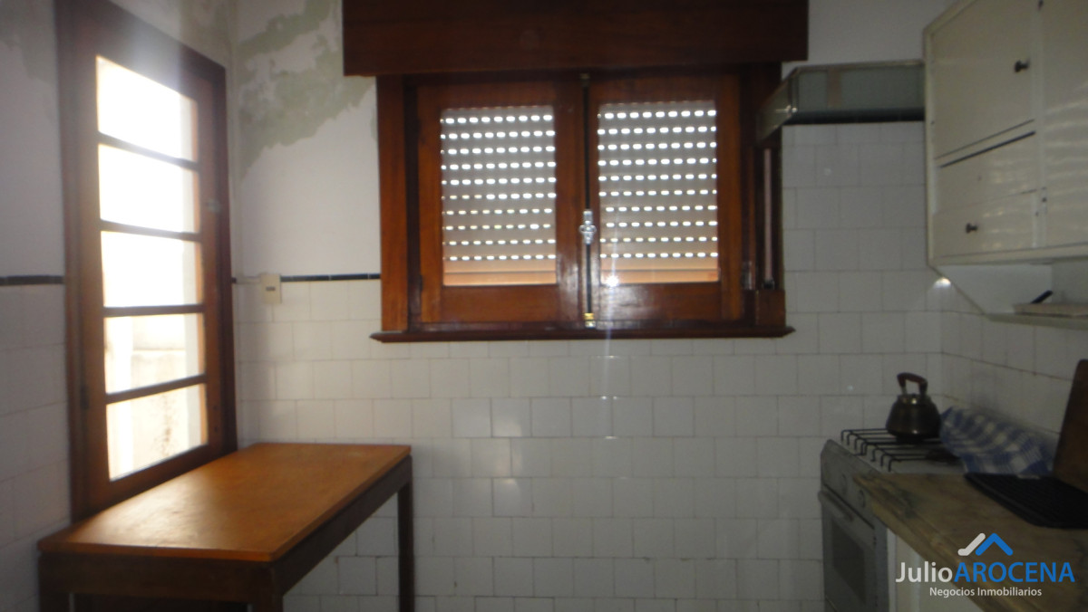 Casa ID.1369 - EXCELENTE UBICACION CENTRICA 