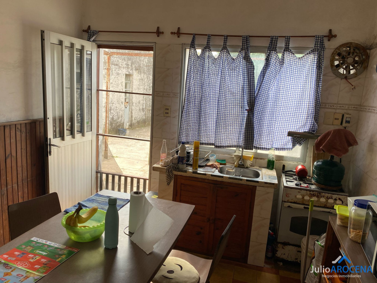 Casa ID.1218 - Casa En Venta, Calle Tacuarembó, Colonia Del Sacramento 