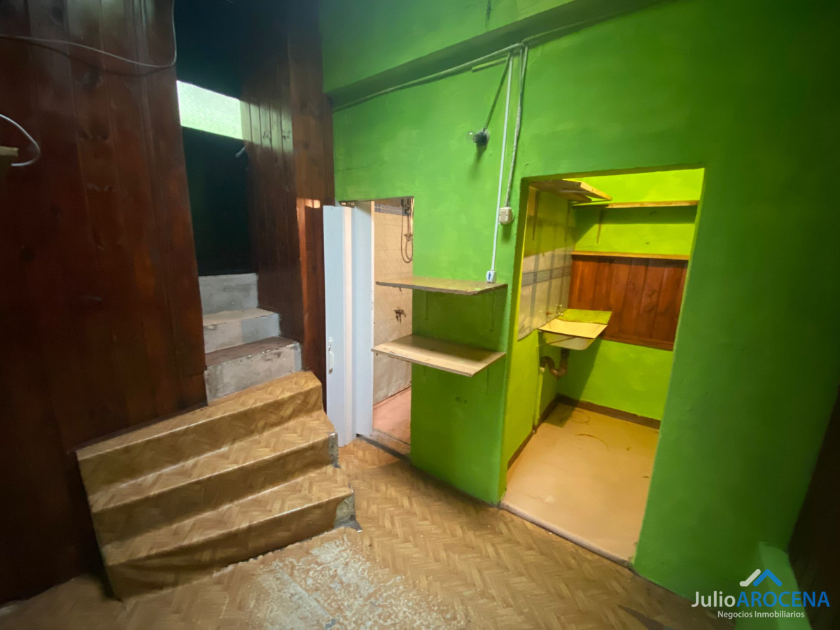 Casa ID.886 - OPORTUNIDAD Dos casas + Apto en el Centro de Colonia 