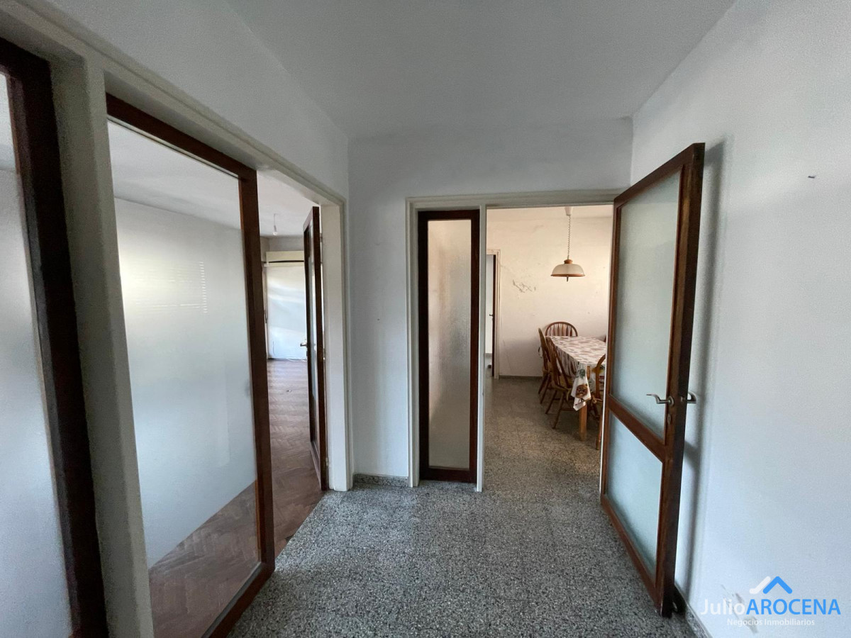 Casa ID.1112 - Imperdible apartamento en zona céntrica.