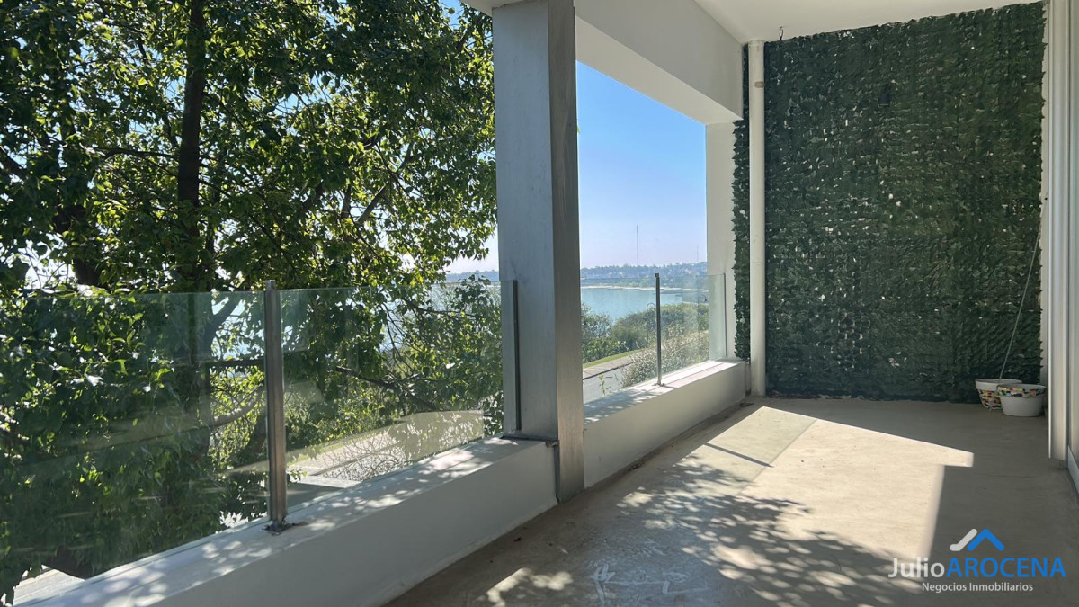 Casa ID.1321 - 🏡 ¡HERMOSA CASA A 5 CUADRAS DE GRAL. FLORES - COLONIA! ✨