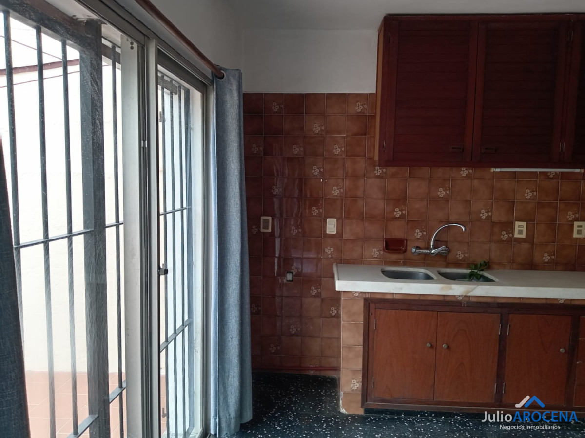 Casa ID.1375 - EXCELENTE UBICACION PARA ALQUILER Y NEGOCIO