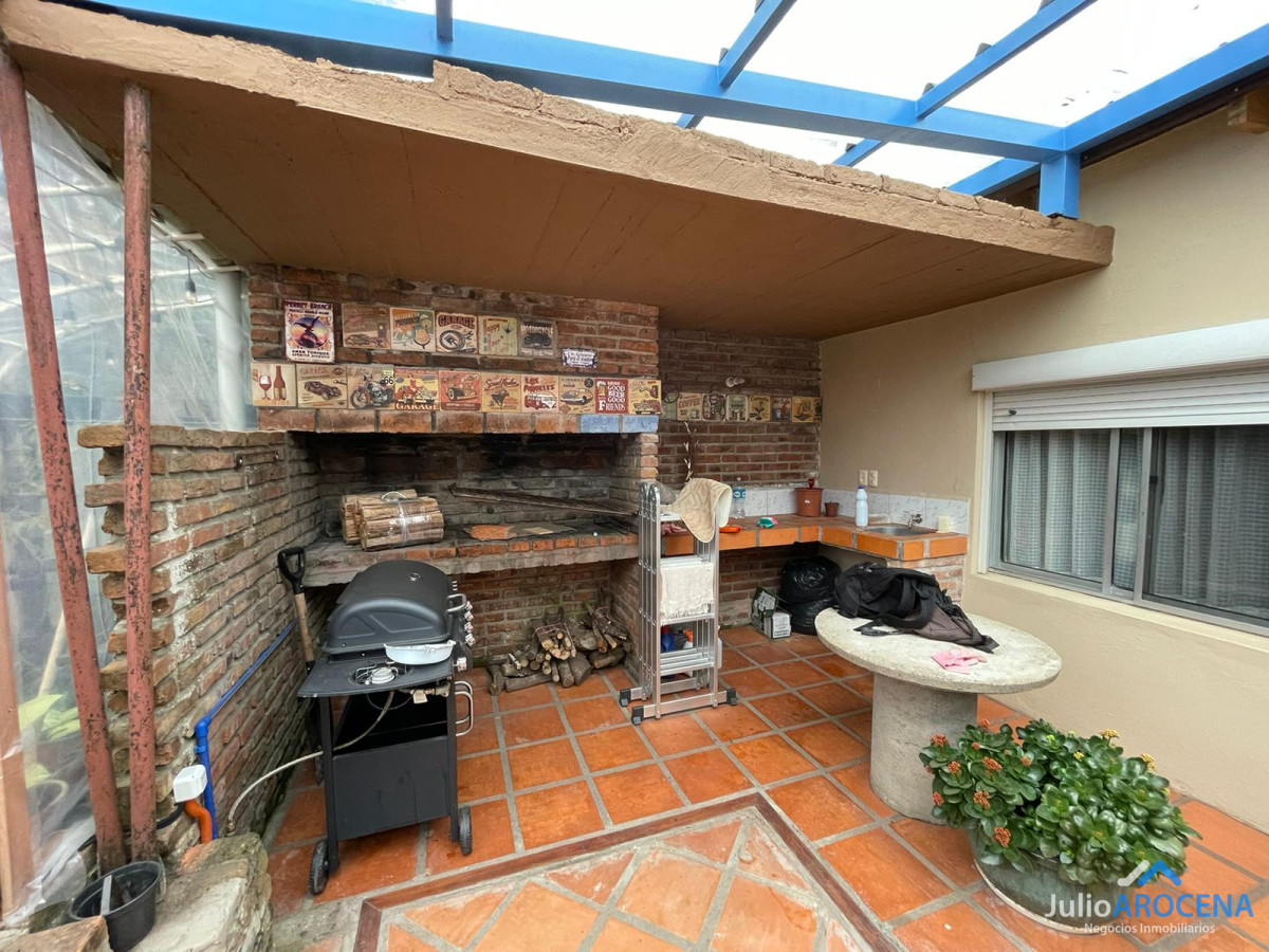 Casa ID.1072 - ¡Descubre Tu Próximo Hogar en Colonia del Sacramento!