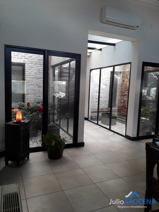 Casa ID.1061 - Impresionante Casa con Espacios Amplios y Acabados de Alta Calidad