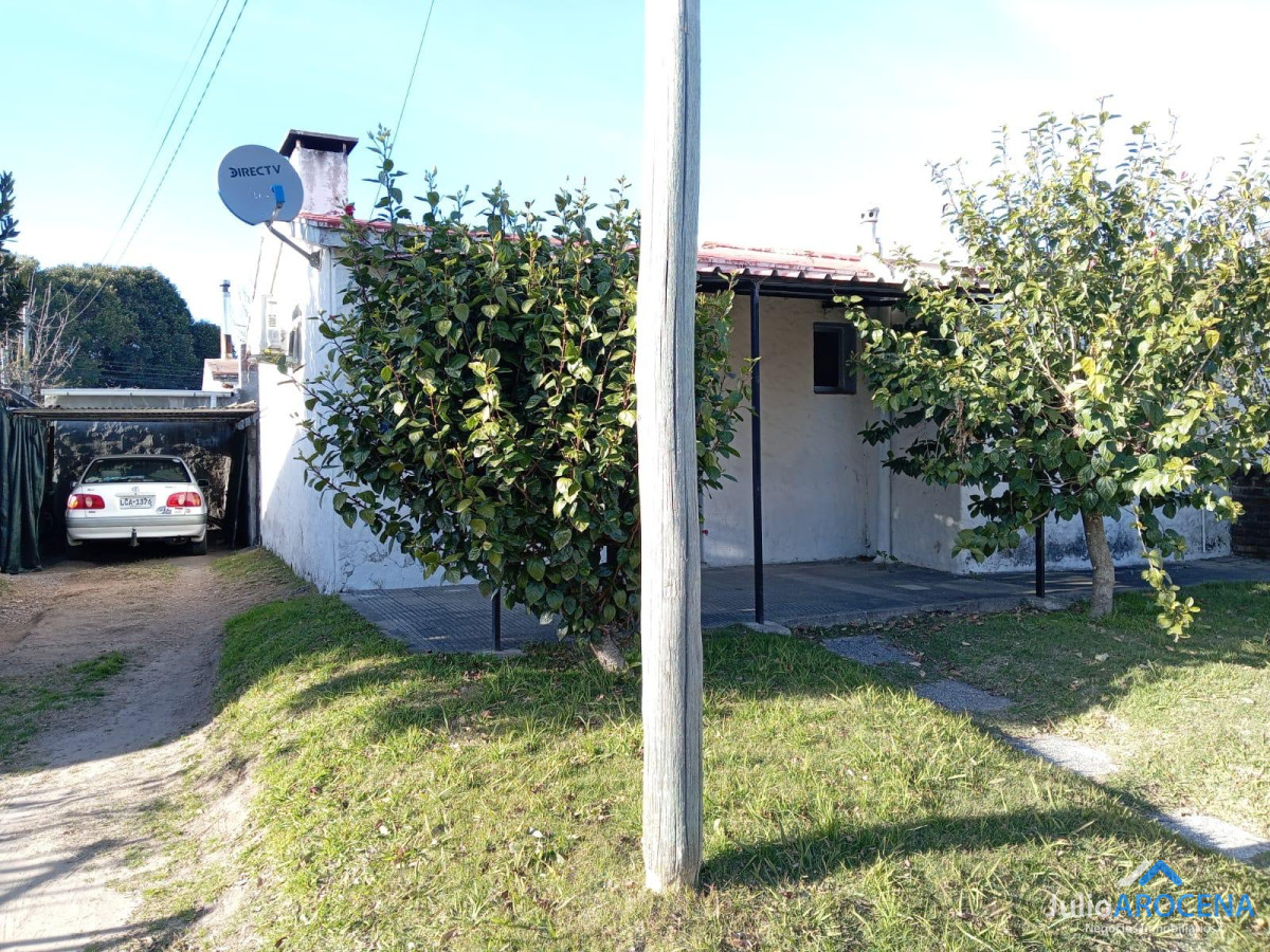 Casa ID.1276 - VENTA CASA DE DOS HABITACIONES CON GARAGE - JARDIN- PATIO- ESTUFA 