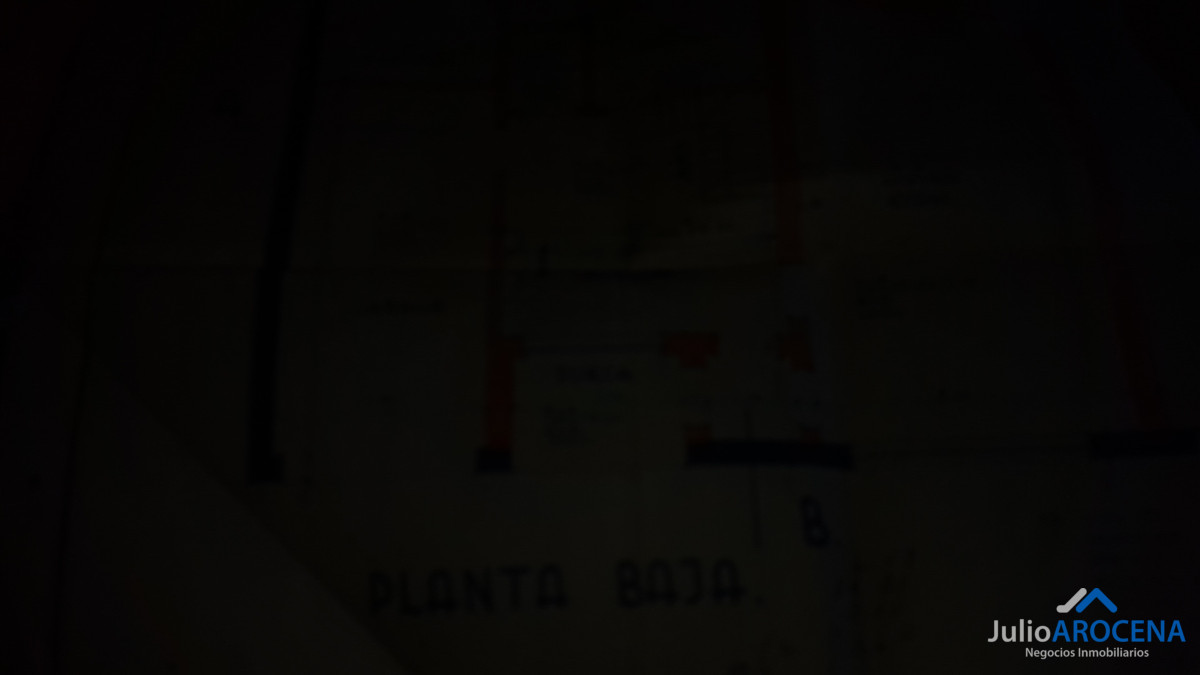 Casa ID.1369 - EXCELENTE UBICACION CENTRICA 