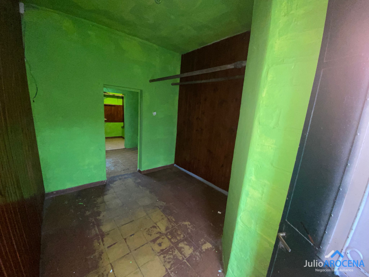 Casa ID.886 - OPORTUNIDAD Dos casas + Apto en el Centro de Colonia 
