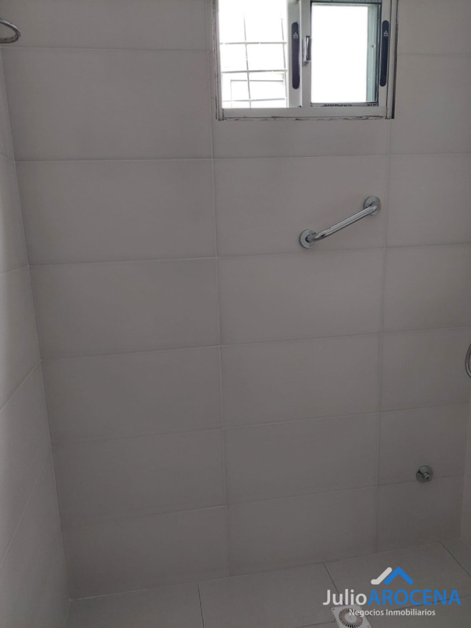 Casa ID.1451 - CASA DE 2 DORMITORIOS CON PASILLO