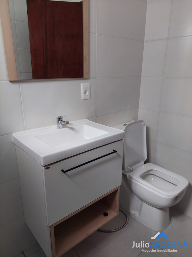 Casa ID.1451 - CASA DE 2 DORMITORIOS CON PASILLO