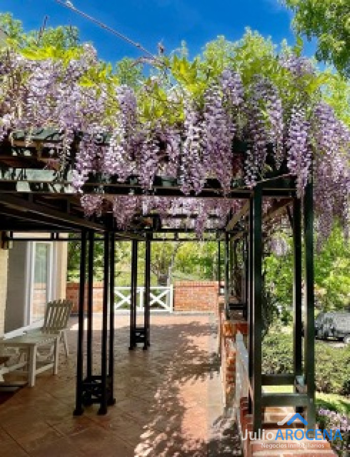 Casa ID.1077 - ¡Hermosa Casa a Pasos de la Playa y Plaza de Toros!