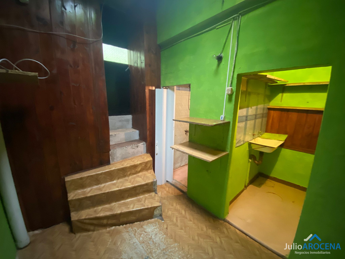 Casa ID.886 - OPORTUNIDAD Dos casas + Apto en el Centro de Colonia 