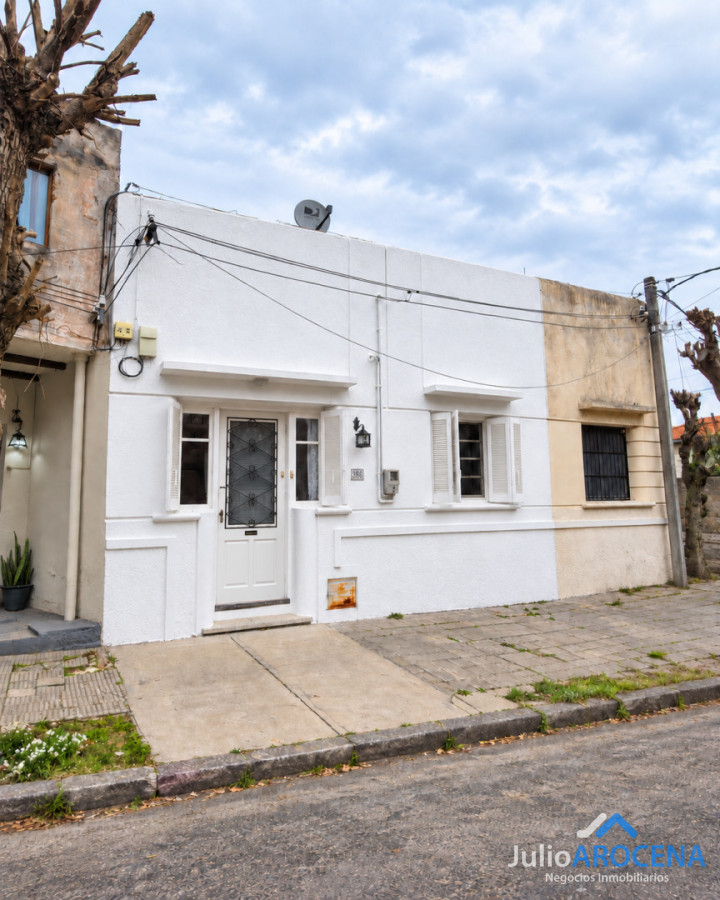 Casa ID.1472 - GRAN OPORTUNIDAD - PROPIEDAD CENTRICA EN JUAN LACAZE