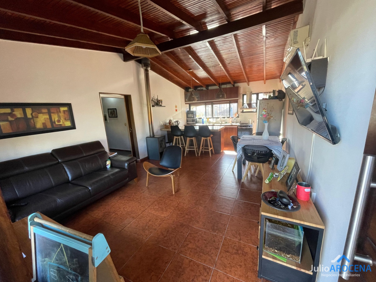 Casa ID.1097 -  Casa Principal con Estilo y Comodidad - U$D 193.000 