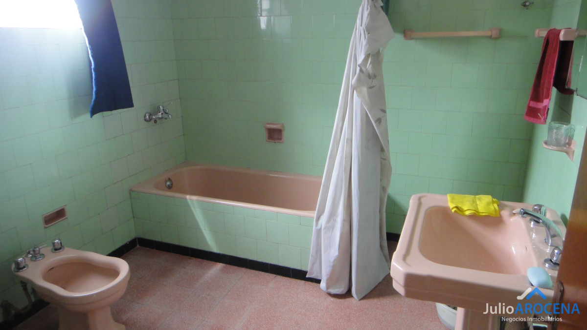 Casa ID.1369 - EXCELENTE UBICACION CENTRICA 