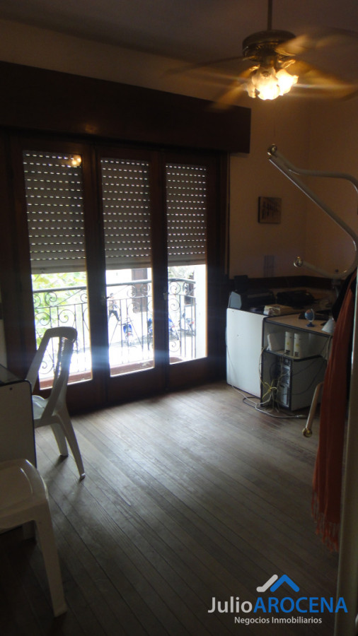 Casa ID.1369 - EXCELENTE UBICACION CENTRICA 