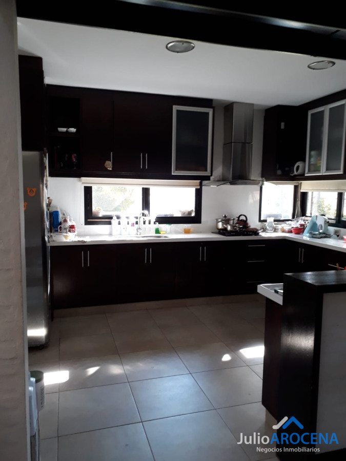 Casa ID.1061 - Impresionante Casa con Espacios Amplios y Acabados de Alta Calidad